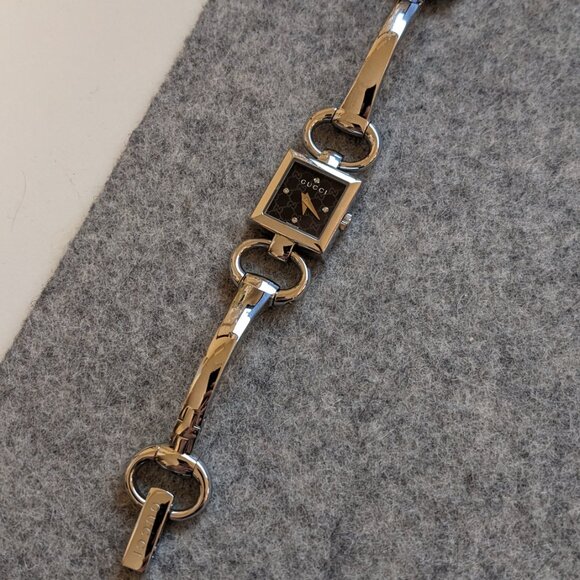Authentic Gucci Women's Bangle Watch - Picture 4 of 6